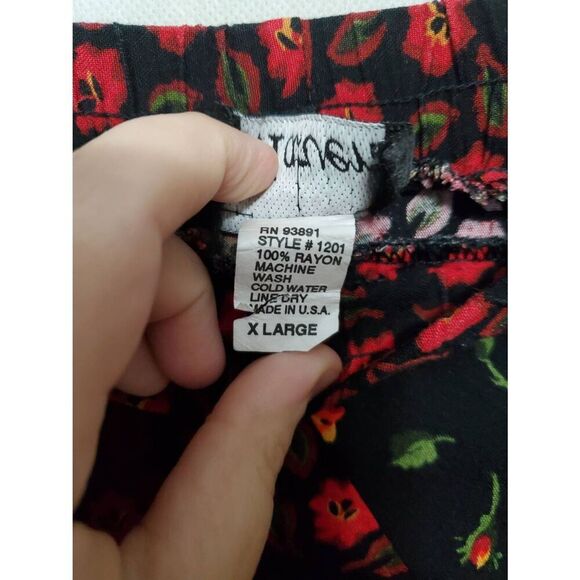 Vintage Maven Made in USA Dark Floral Romantic Knee Length Flowy Midi Skirt - Picture 5 of 7